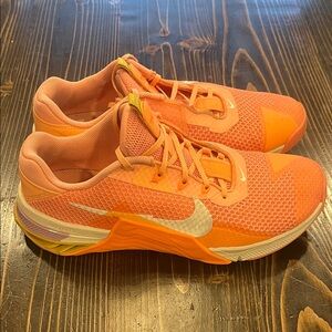 Women’s Nike Metcon Size 10 Crimson Bliss